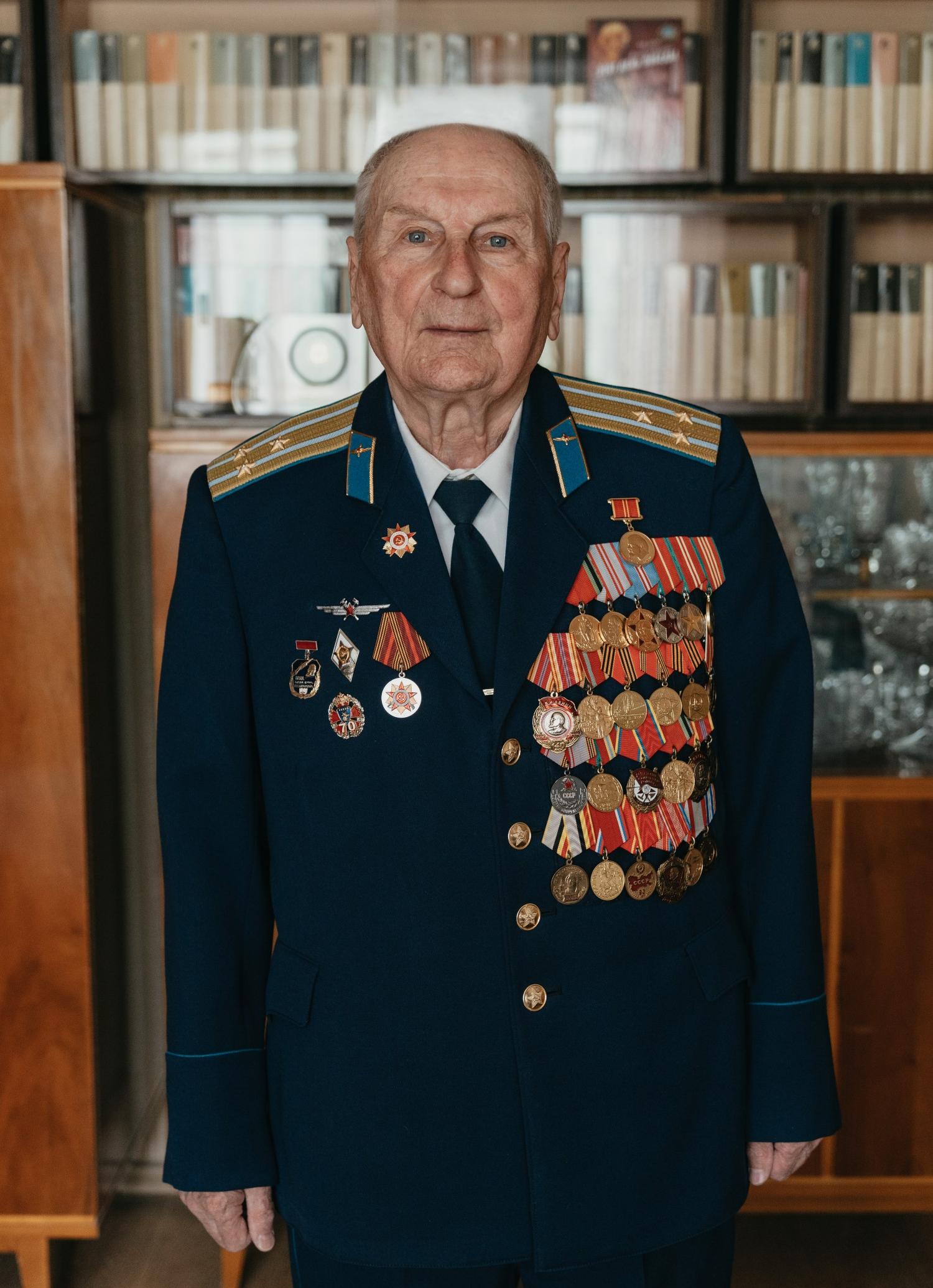 Виктор Дмитриевич