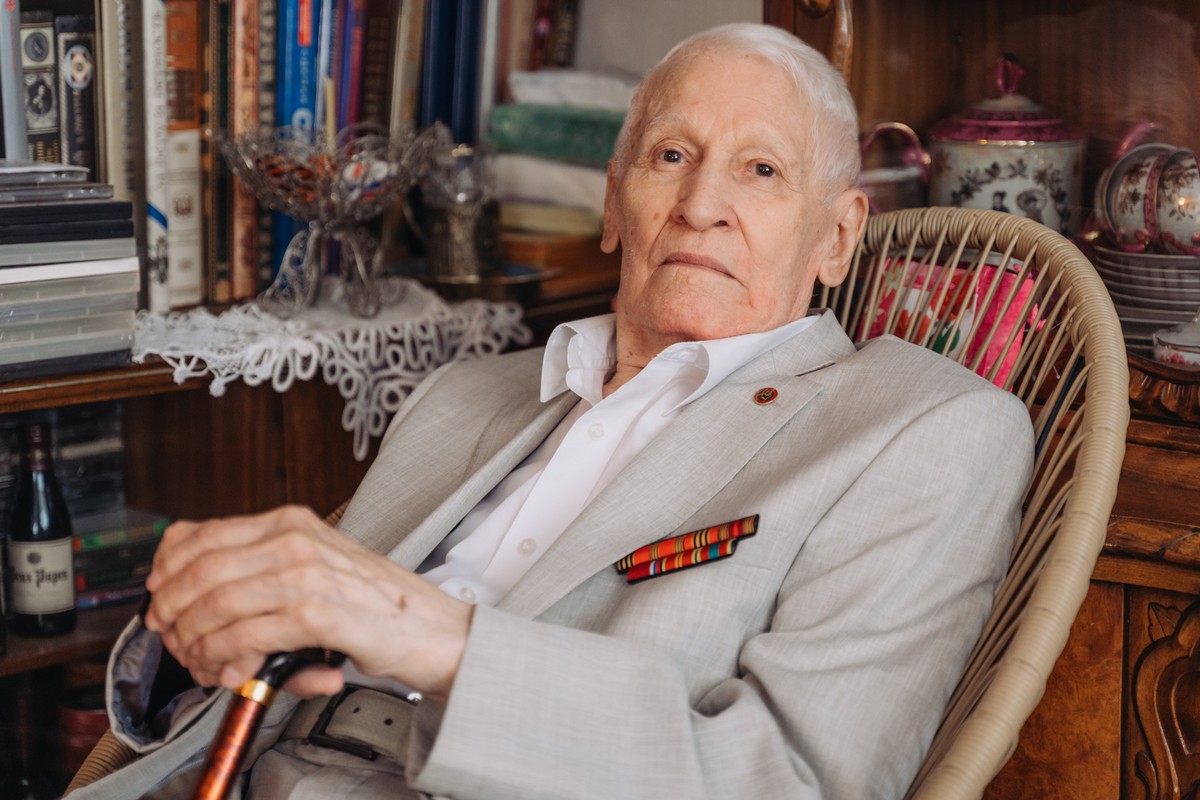 Александр Ильич