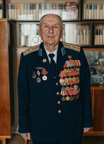 Виктор Дмитриевич